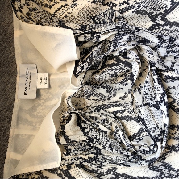 Emanuel Ungaro 100% silk snakeskin top size 12 - Picture 8 of 8